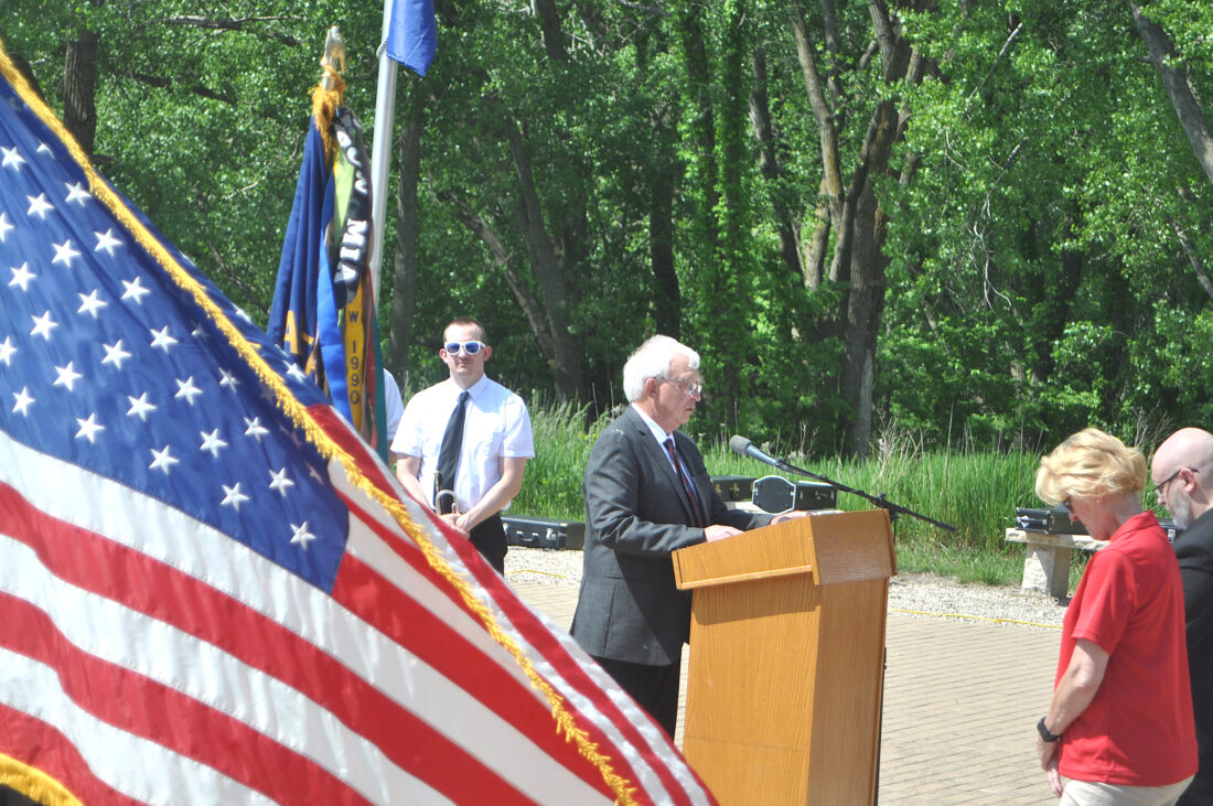 Pausing to remember News, Sports, Jobs Messenger News